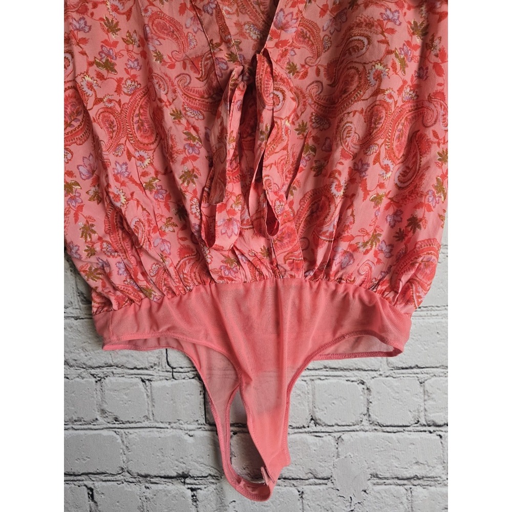 Free People Call Me Later Ruffle Sleeve Bodysuit Pink Combo New Size Medium - Picture 3 of 10